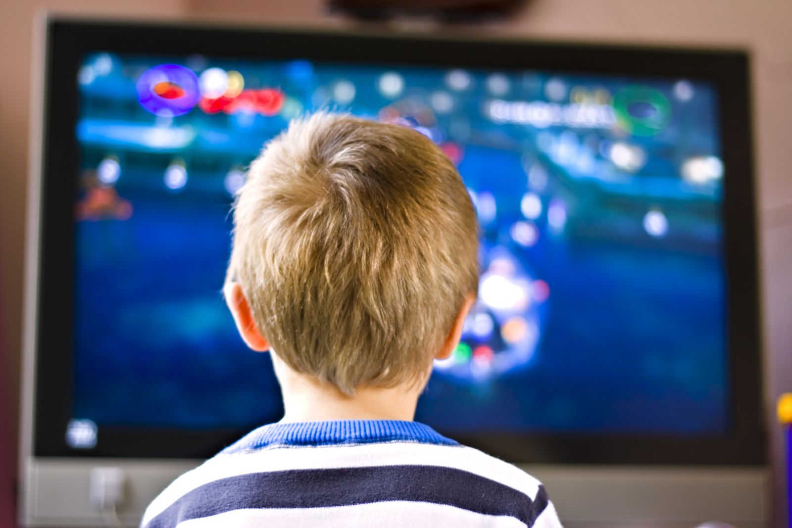 en qué afecta la violencia televisiva a los niños
