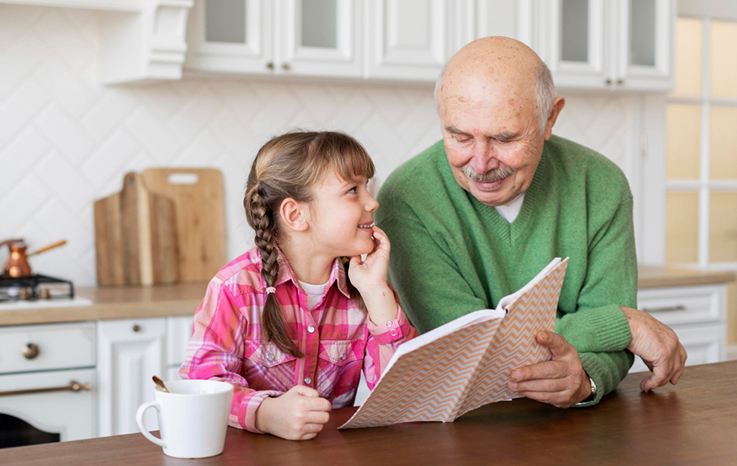 Los abuelos, entre educar y mimar