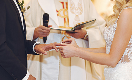 5 razones para vivir juntos antes de casarnos. ¿Por qué la Iglesia no puede simplemente aceptarlo?