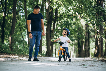 Consejos para enseñar a montar en bici a nuestros hijos