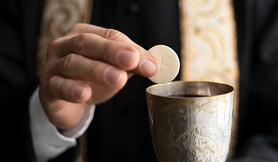 3 pruebas de la presencia real de Cristo en la Eucaristía