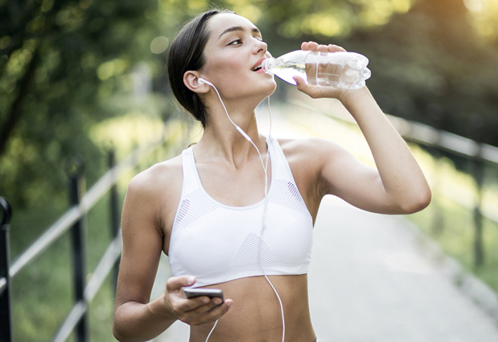 ¿Puede una bebida deportiva casera ser tan efectiva como una comercial?