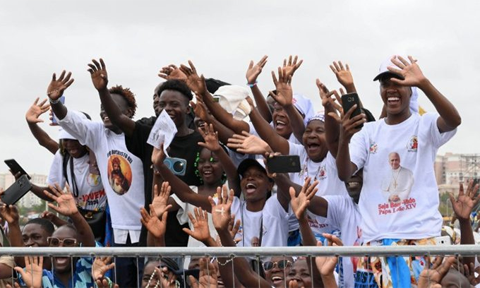 El Papa en Luanda: superar las divisiones para construir un futuro de esperanza