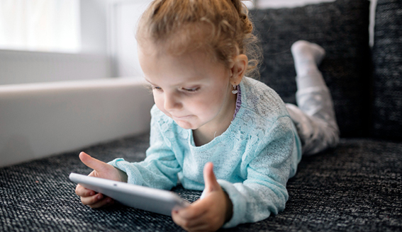 7 claves para que tus hijos usen las pantallas
