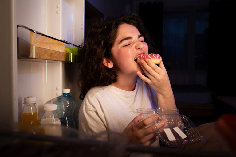Comer sin hambre cuando tenemos un mal día: ¿la ingesta emocional es un problema?