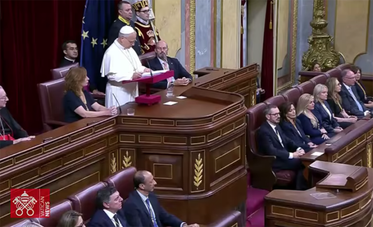 León XIV en el Congreso: vida, familia, una ovación inacabable y un precedente mundial