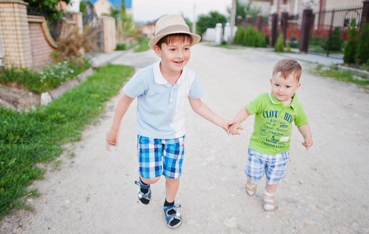¿Es mejor crecer con hermanos? Lo que revela la ciencia