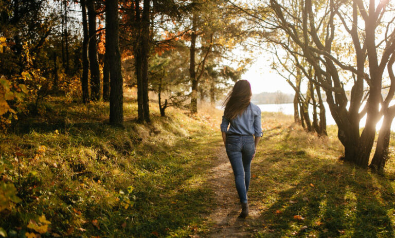 Adminístrense 500 mg de bosque + 125 mg de río: ¿qué es la ‘receta social verde’?