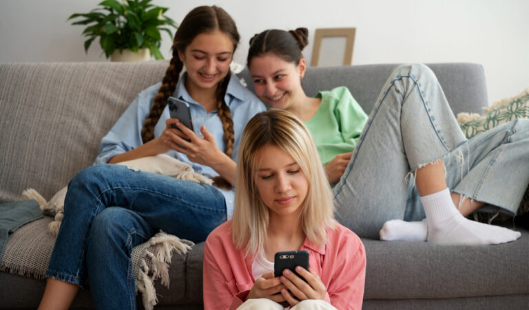 ¿Cómo proteger y educar a niños, niñas y adolescentes ante los ‘deepfake’ sexuales?