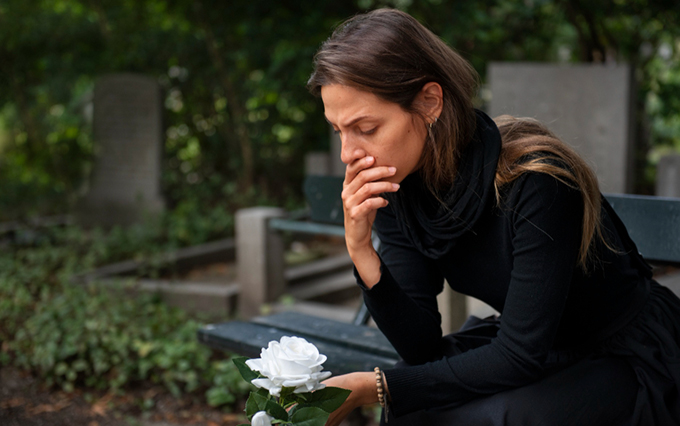 ¿Sientes miedo y ansiedad después de que alguien fallece?