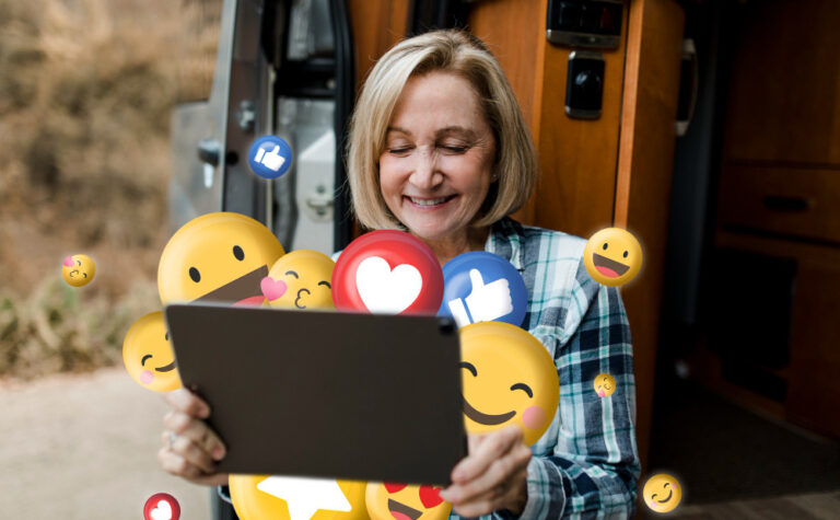 ¿Ser amigo de tu hijo en redes sociales: buena o mala idea?