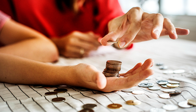 Dinero en el matrimonio: claves para evitar el despilfarro 
