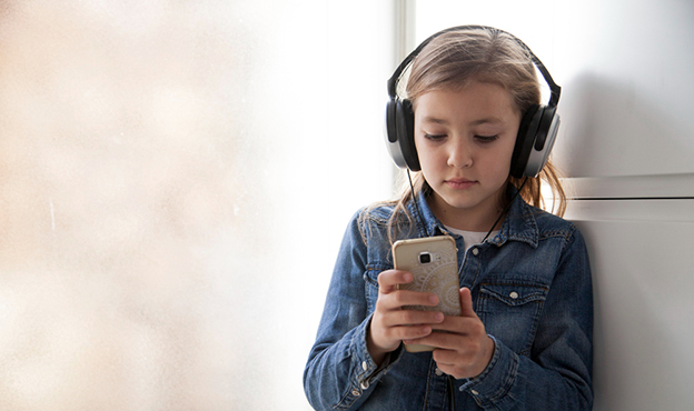 7 mentiras que los celulares les están enseñando a nuestros hijos