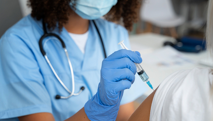 Las víctimas invisibles de la pandemia: qué ha pasado con quienes sufrieron los efectos adversos de las vacunas