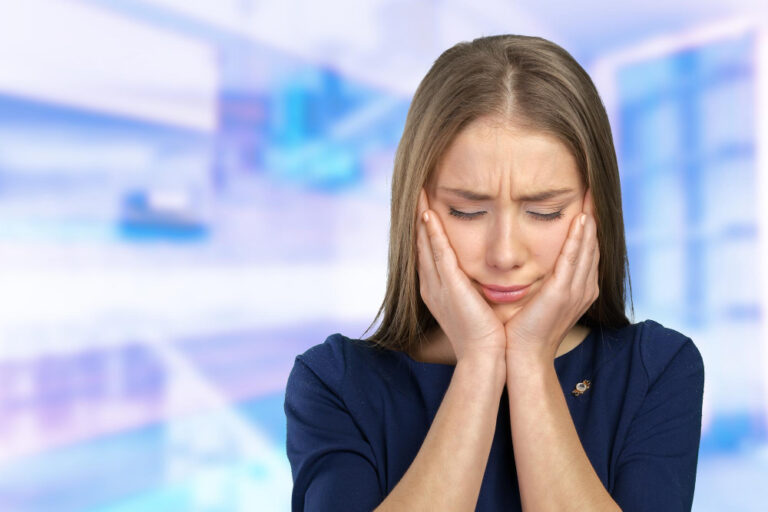BRUXISMO: Por qué el estrés puede hacer que aprietes más los dientes